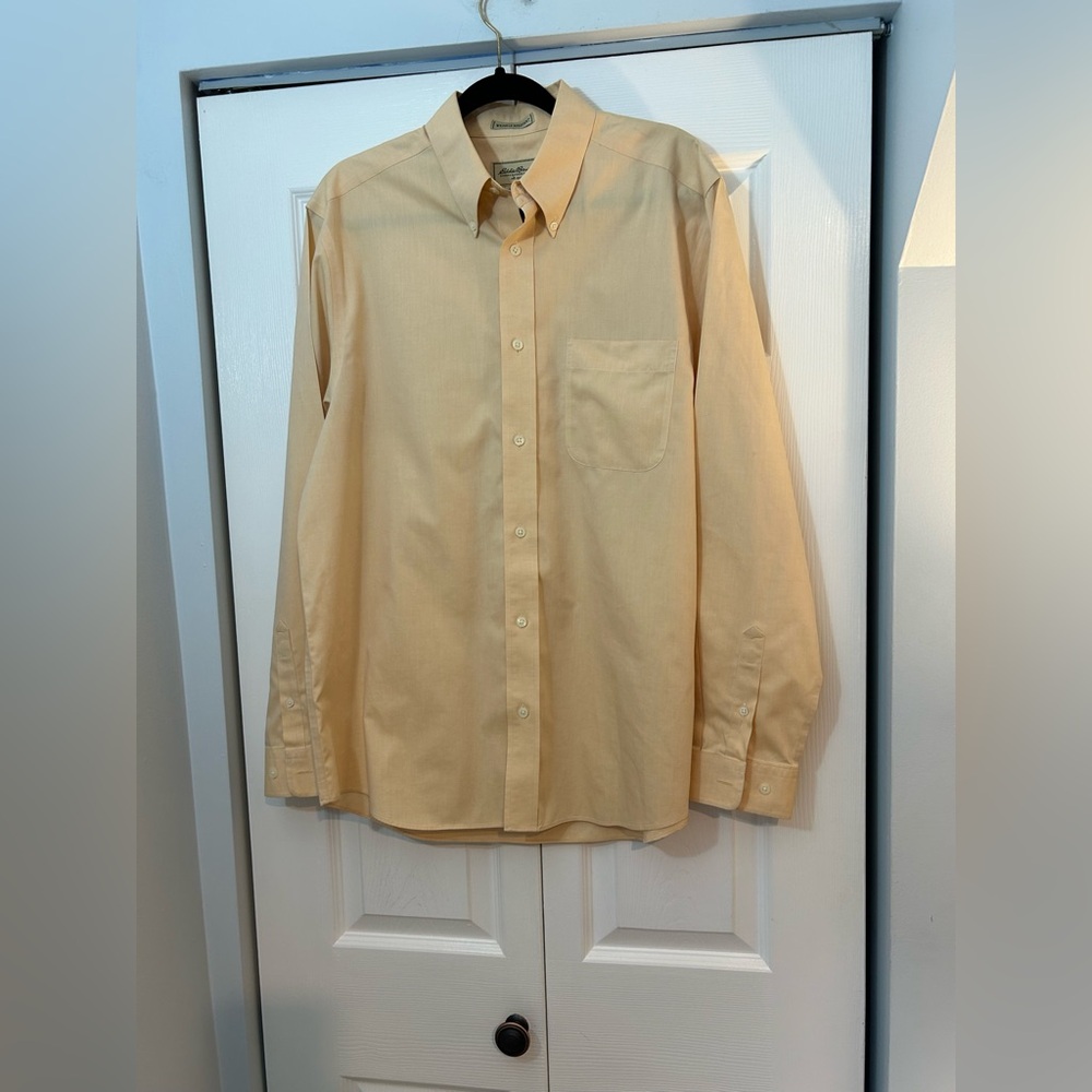 Eddie Bauer Men’s Wrinkle Resistant Button Down Shirt M Peach Cotton Long